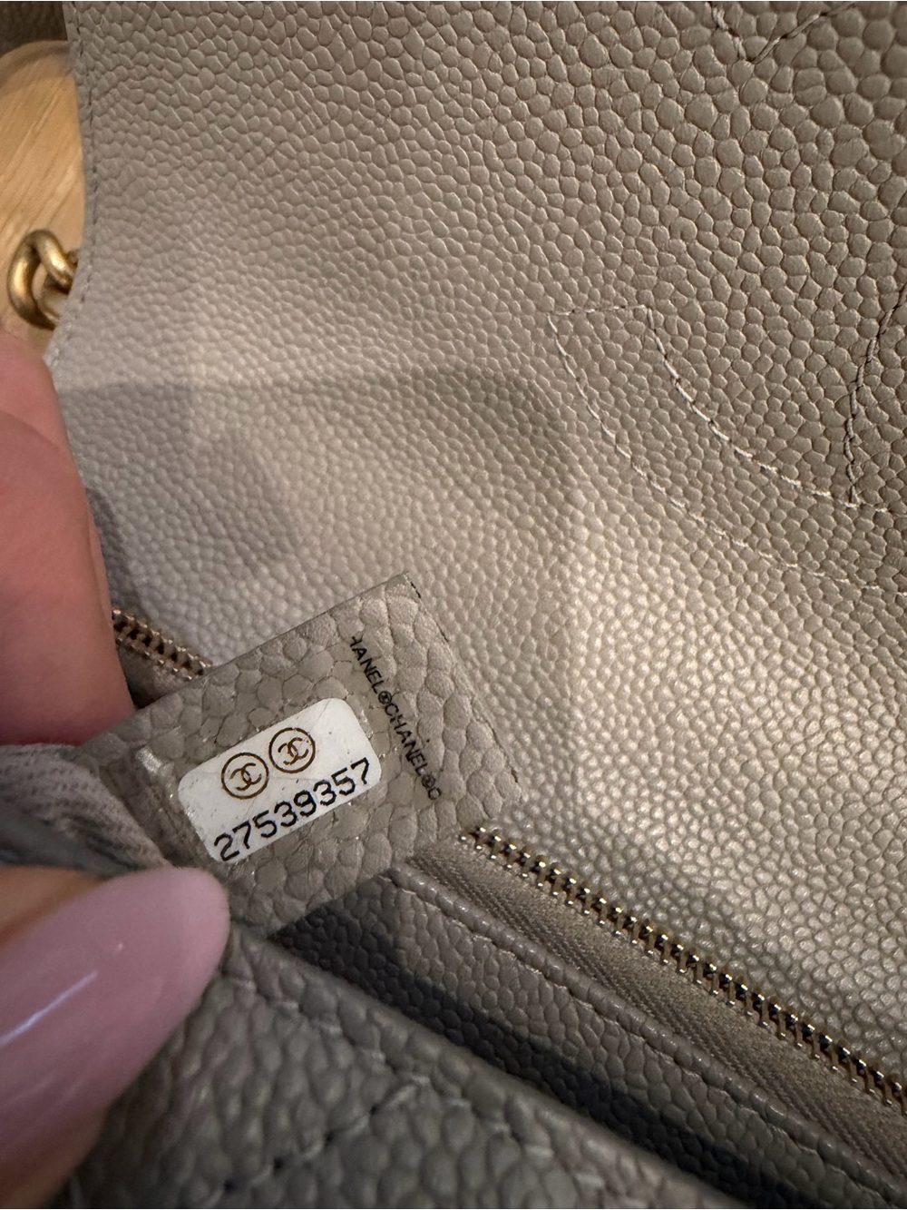 Grained Calfskin Small Stitched Flap - Picture 12 of 16